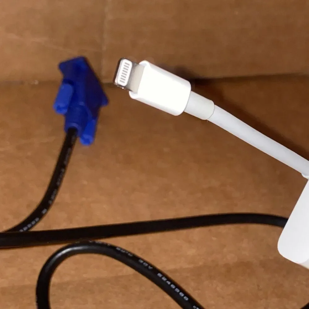 OEM Apple A1439 Lightning to VGA Adapter MD825ZM/A W VGA Cable Combo